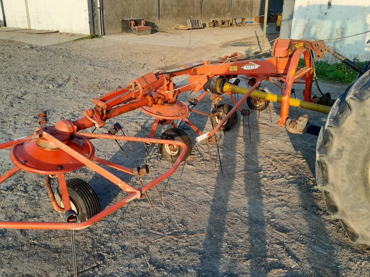 Kuhn 4 rotor tedder - Image 1