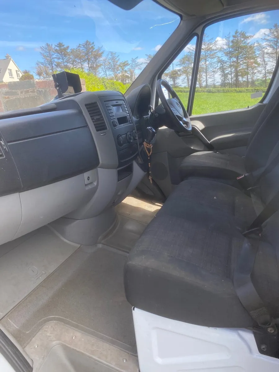 Camper van - Image 1
