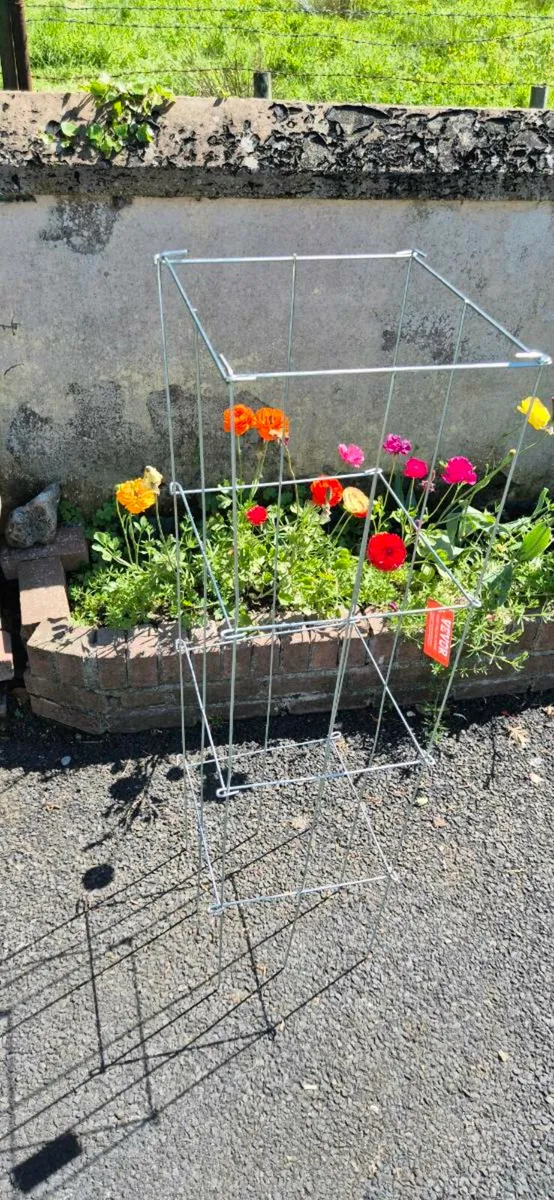 Tomato plant support - Image 3