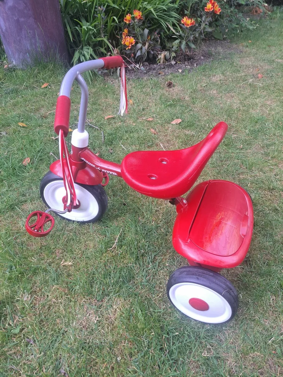 Radio Flyer classic Tricycle - Image 2
