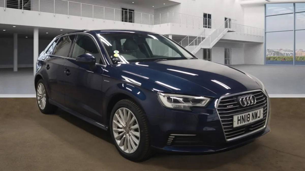 Audi a3 1.4 Auto 2018 hybrid - Image 1