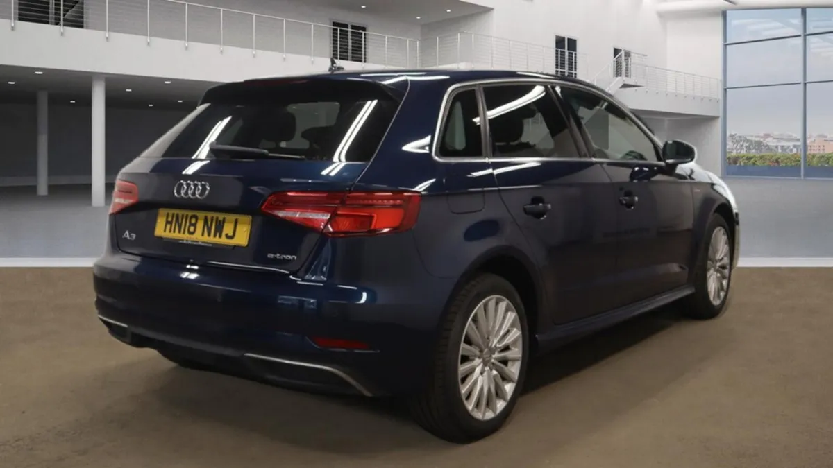 Audi a3 1.4 Auto 2018 hybrid - Image 4