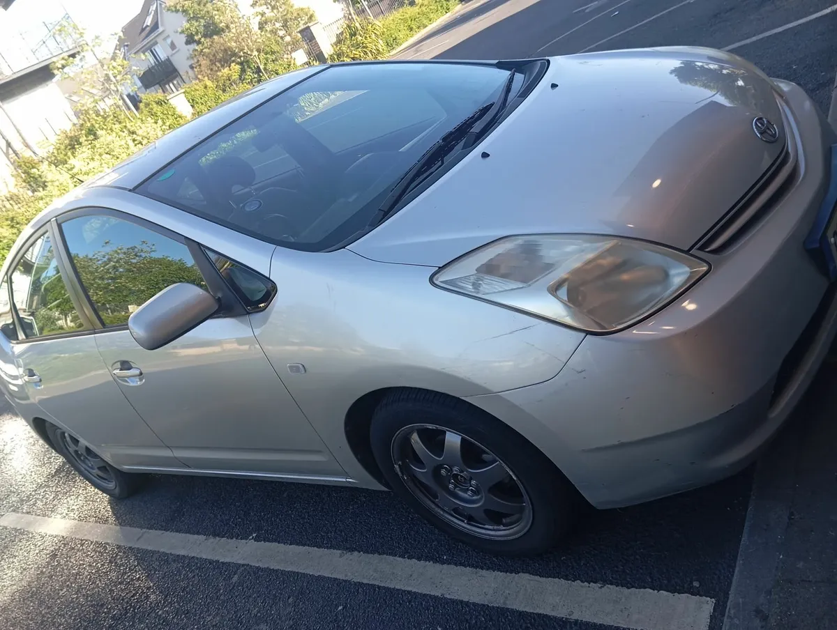 Toyota Prius 2005 - Image 2