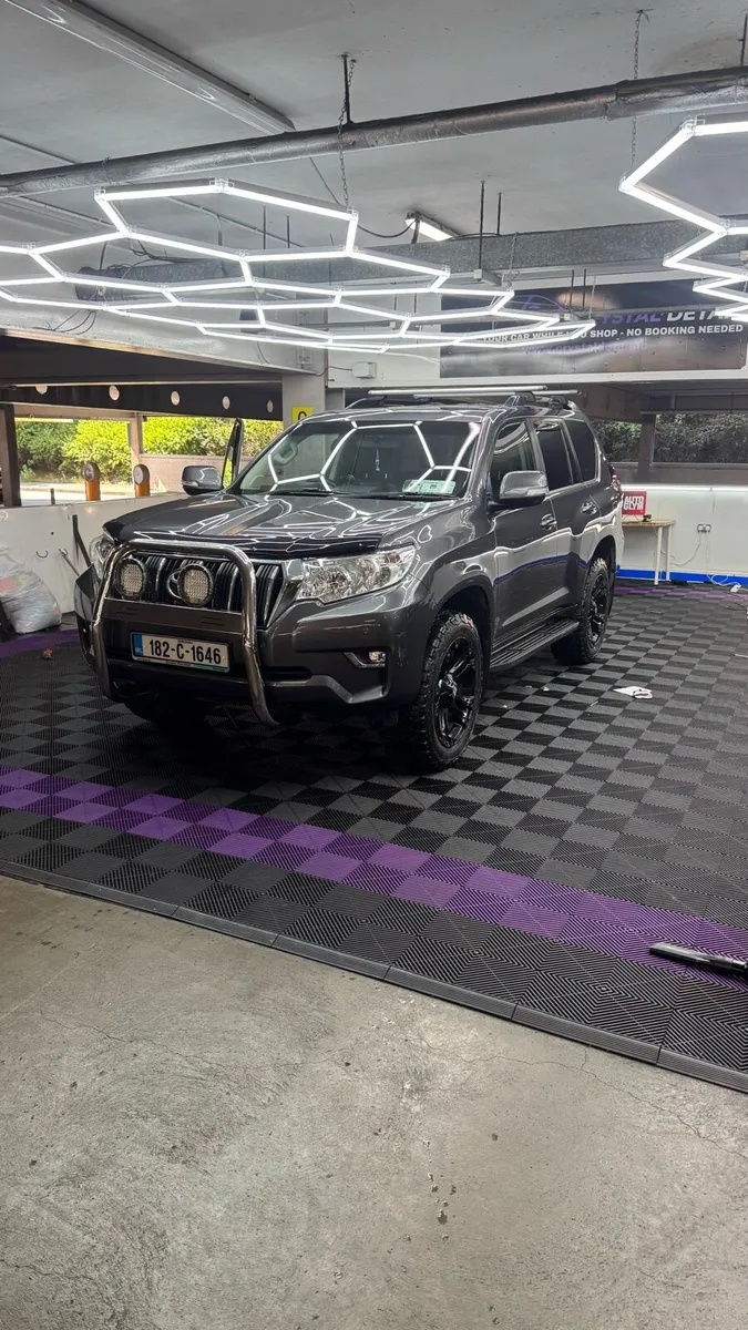 Toyota LandCruiser- business class - Image 2