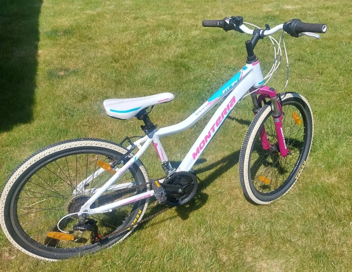 Monteria 24 Girls Bicycle - Image 1