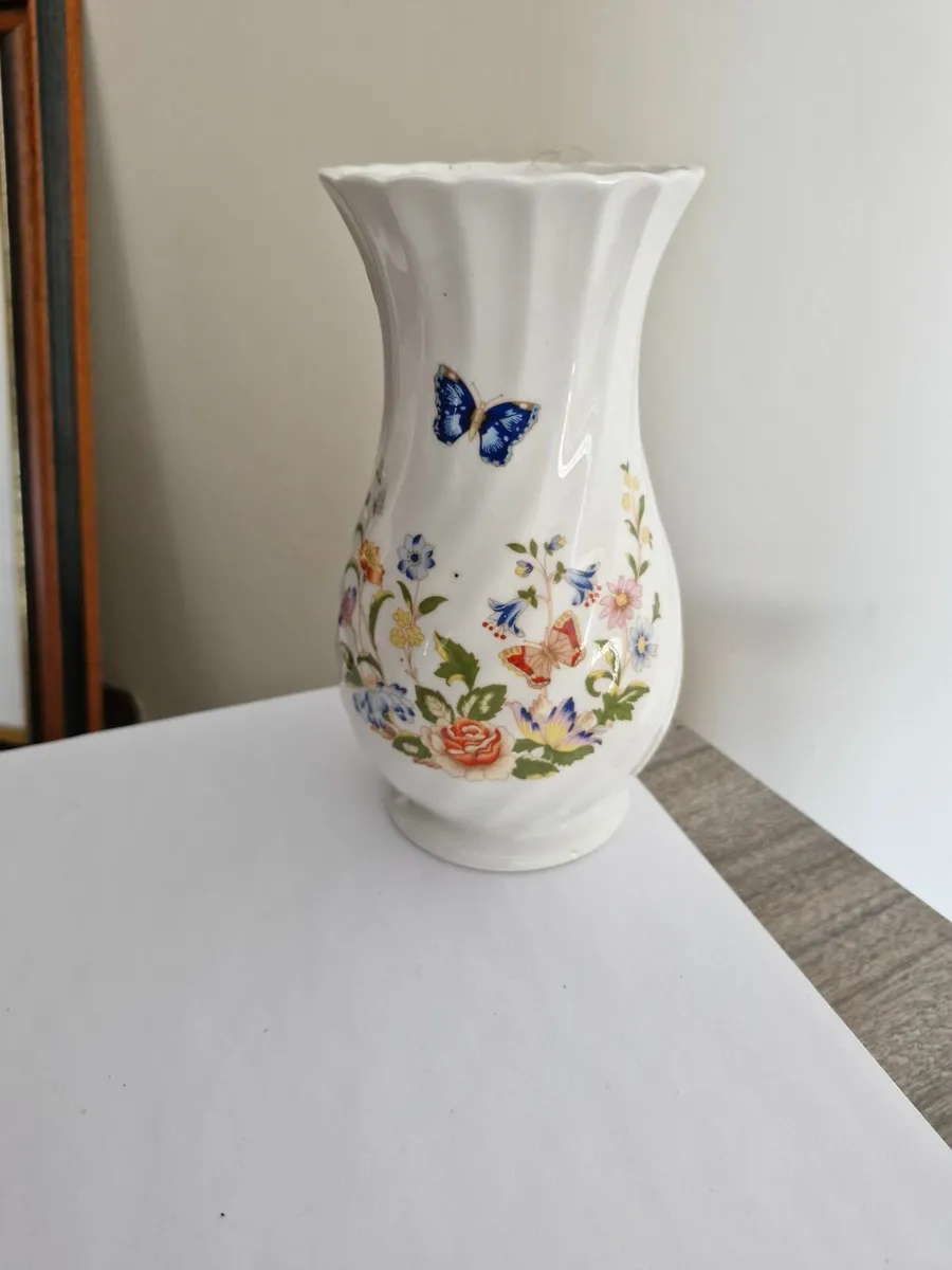 Aynsley and dresden pieces - Image 3