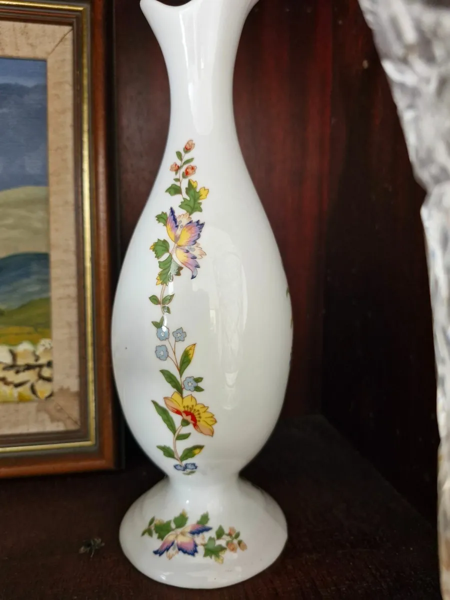 Aynsley and dresden pieces - Image 4