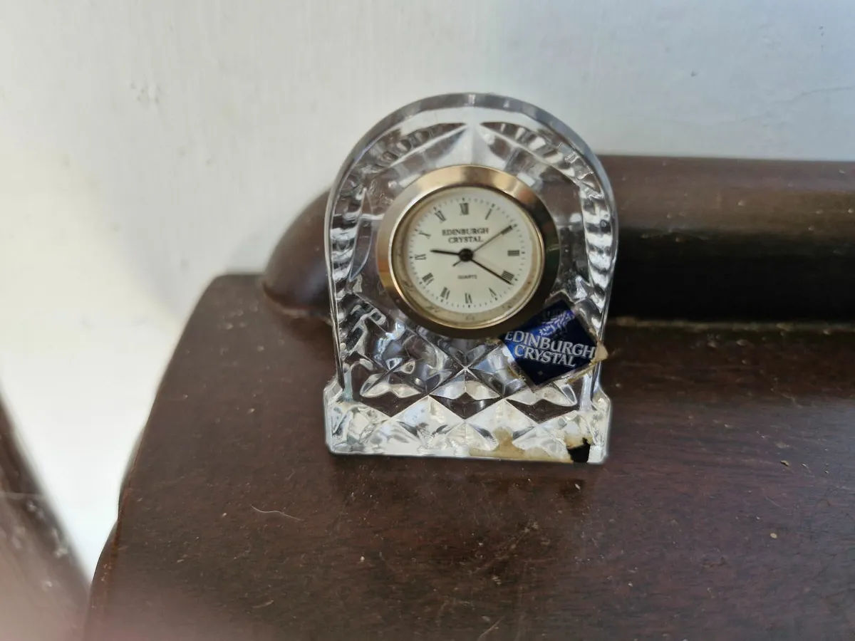 Various crystal items - Image 1