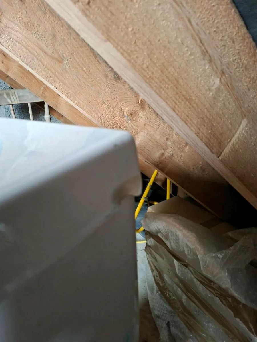 Toilet and sink - Image 3