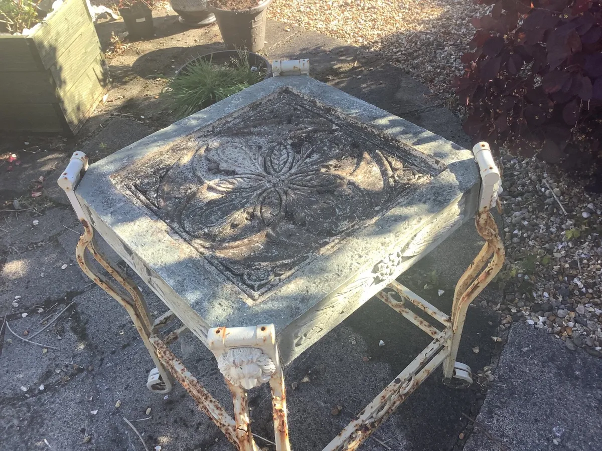 FREE.     Garden Table - Image 4