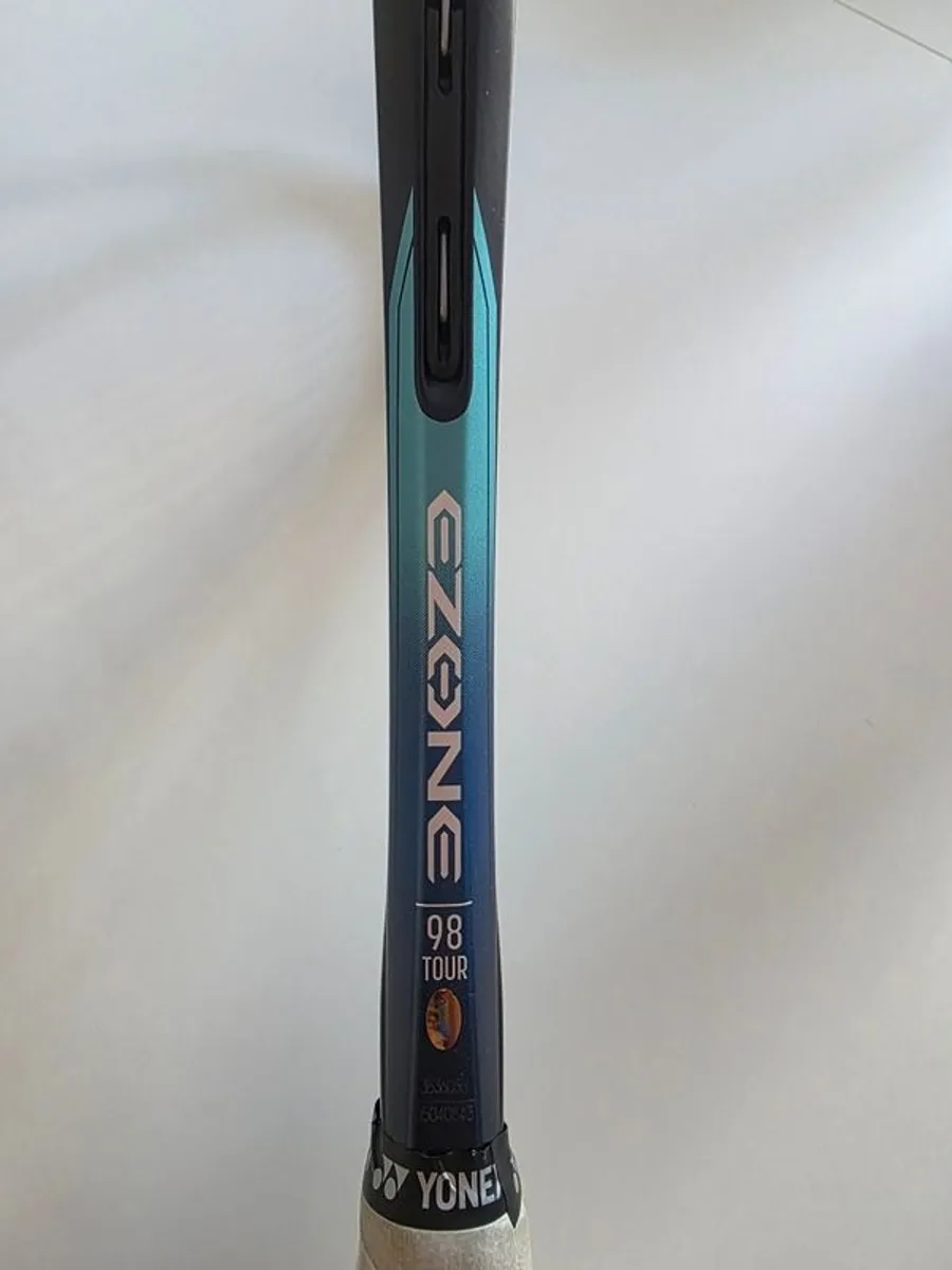 Yonex Ezone  98 Tour  Tennis rackets - Image 2