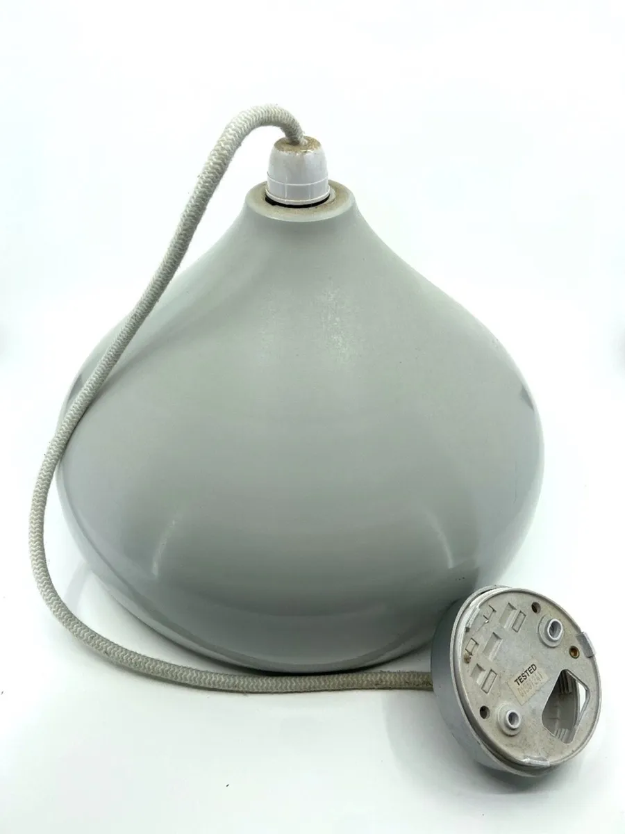 Three hanging light fixtures - Image 2