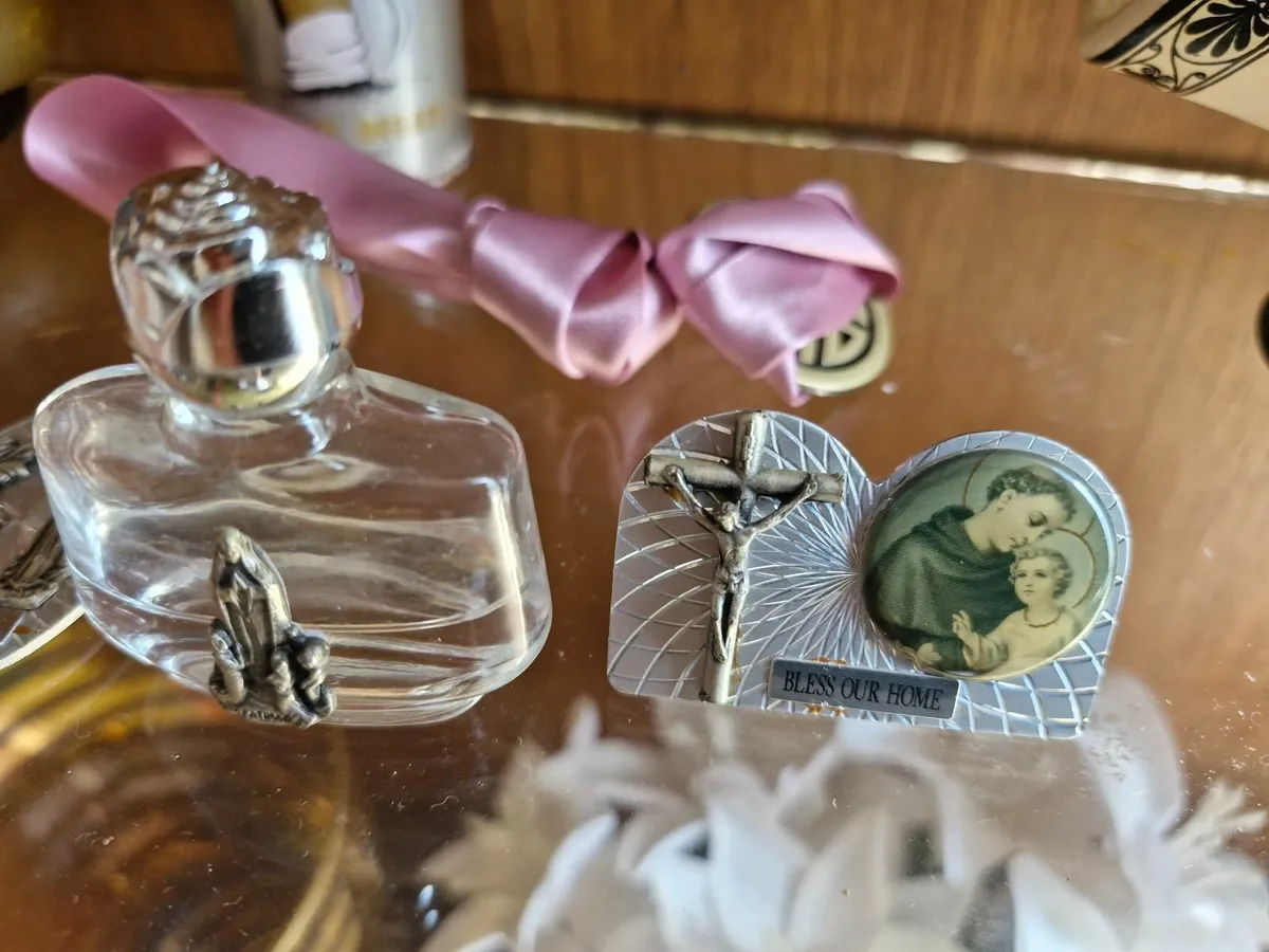 Miscellaneous items - Image 2
