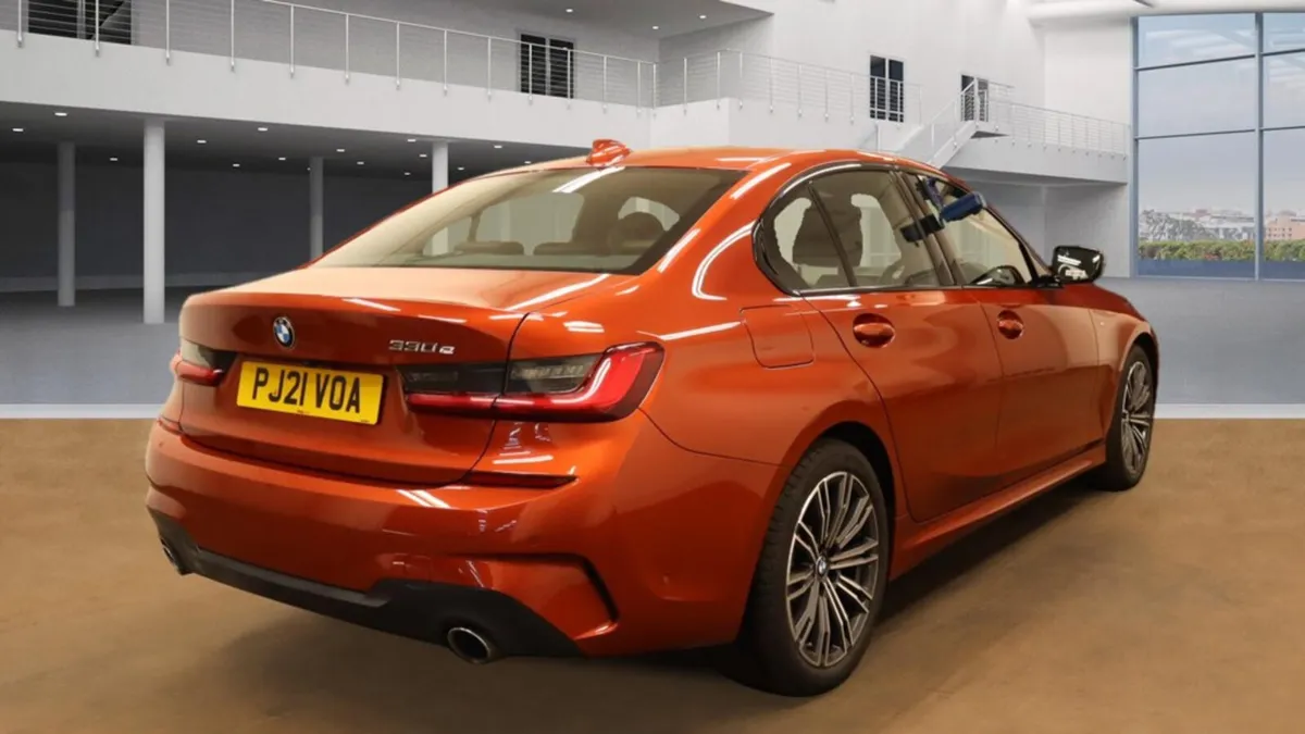 BMW 3-Series 2021 330e MSport - Image 4