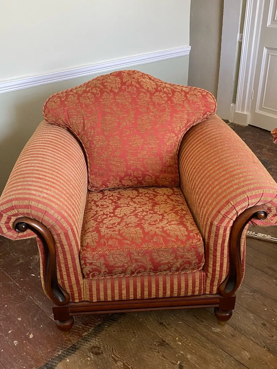 FREE Armchair - Image 2