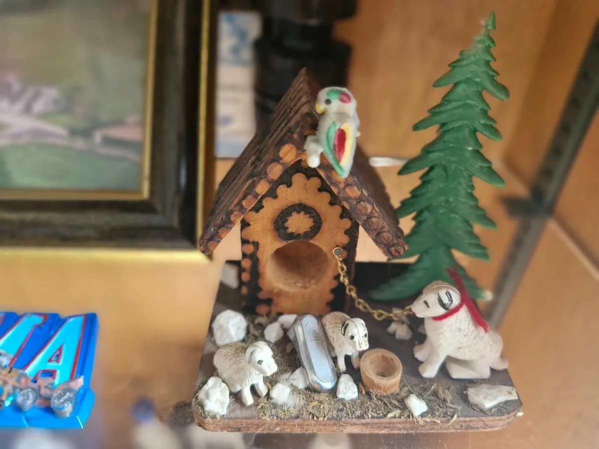 Miscellaneous items - Image 1