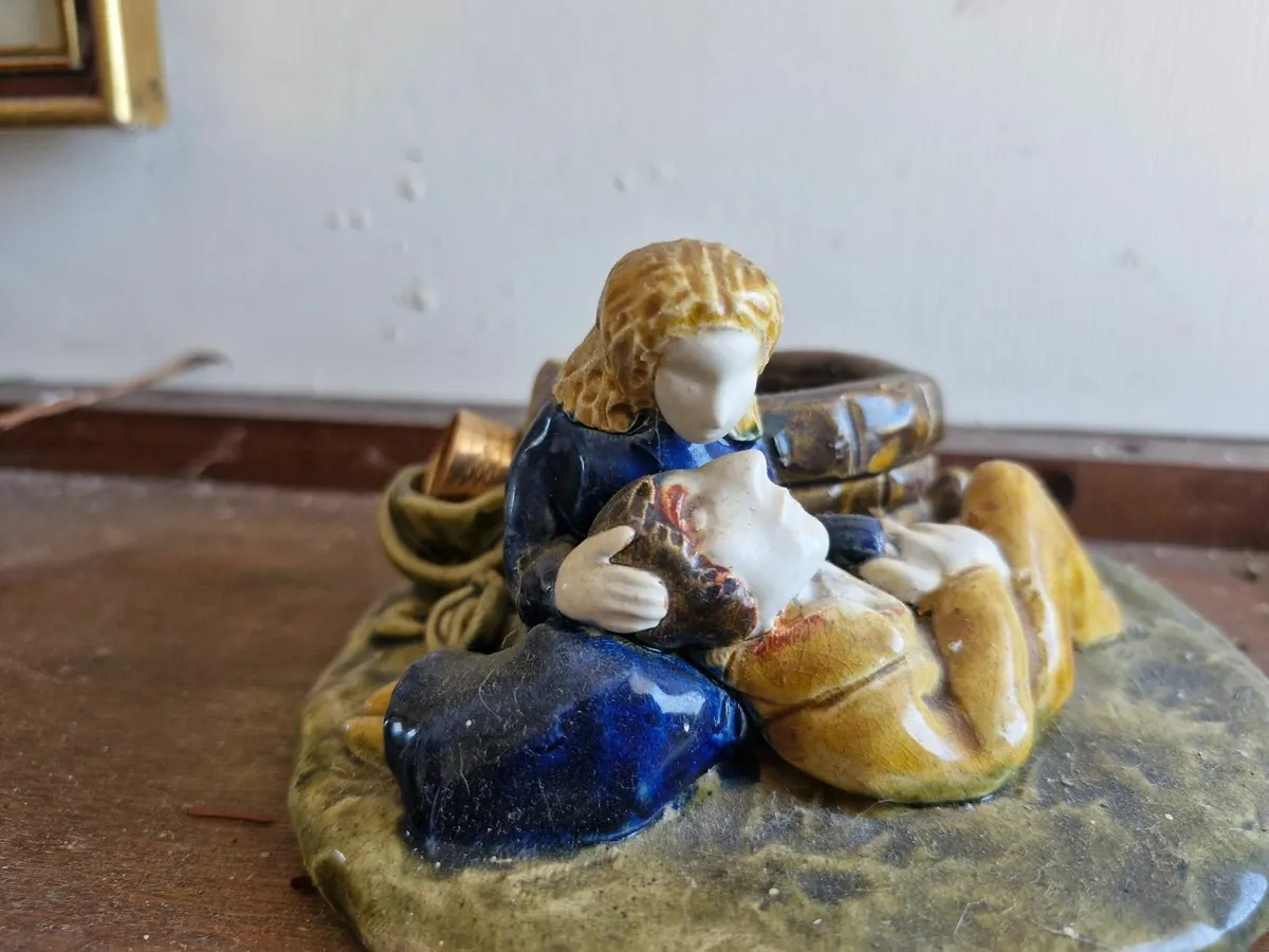Miscellaneous items - Image 3