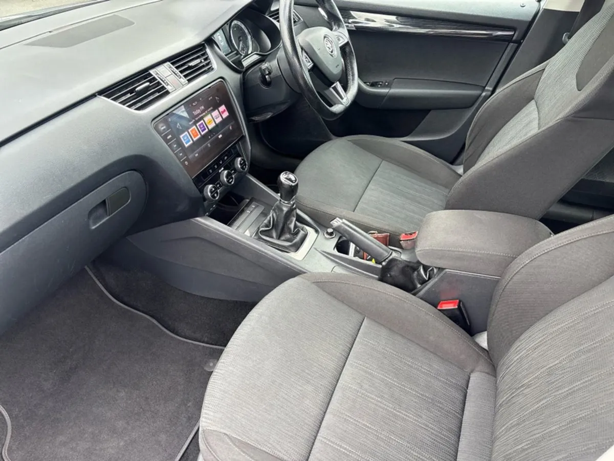 Skoda Octavia Style 1.6 TDI 115HP 4DR - Image 3