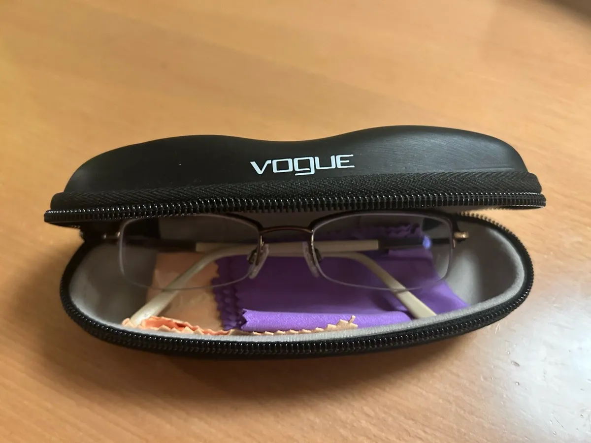 Vogue glasses frame with prescription lenses -4.5 - Image 1