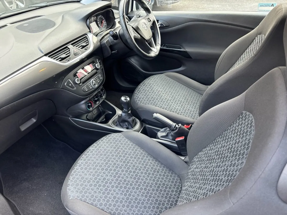 Opel Corsa Low Mileage Excite 1.4 90ps 3DR - Image 3