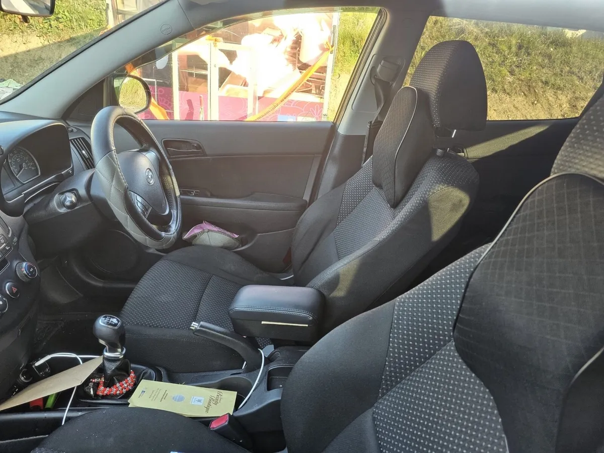 Car - Image 2