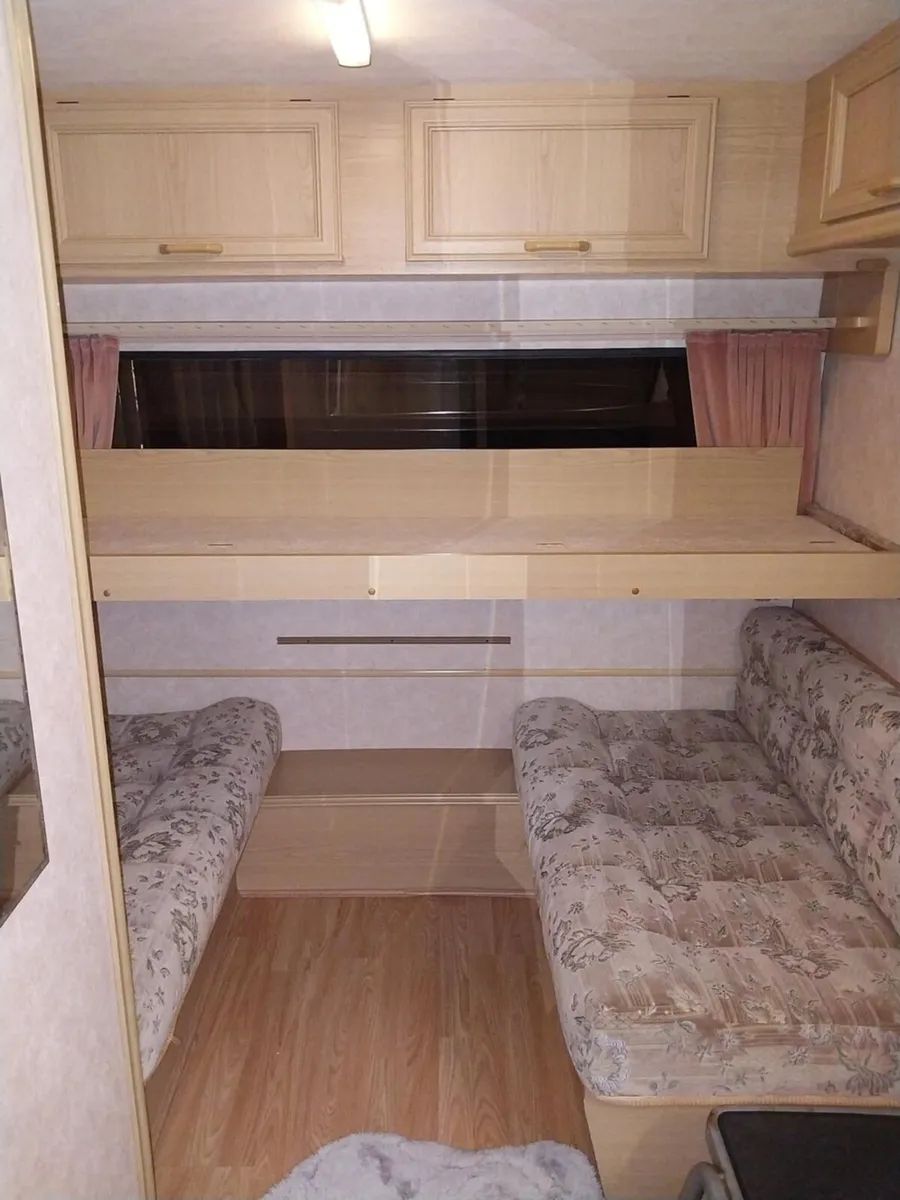 Bailey 5 birth caravan - Image 4