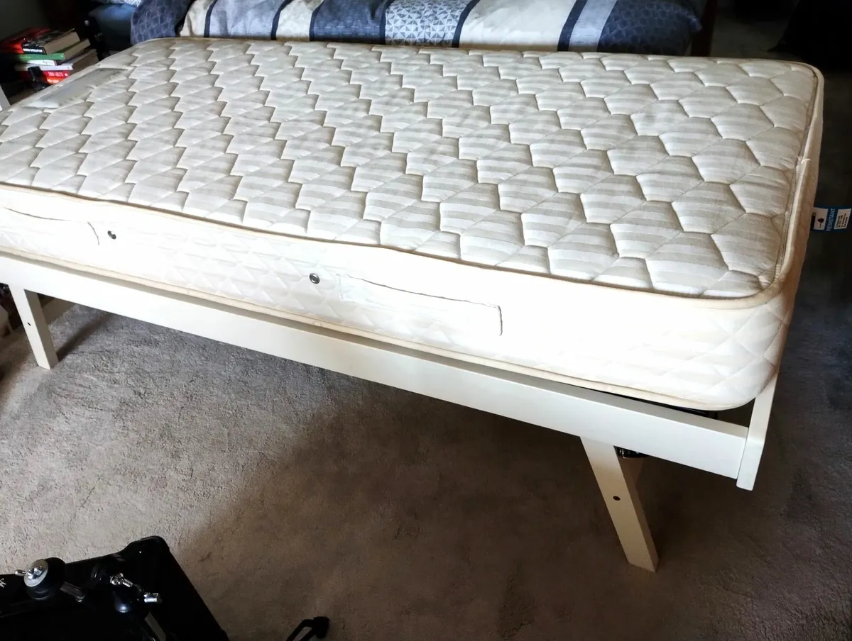 2 x Pull Out / Guest / Trundle Single Beds - Image 1