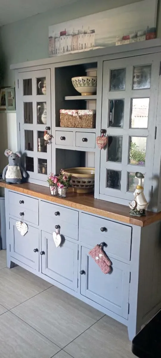 Solid kitchen dresser delivery arranged - Image 1