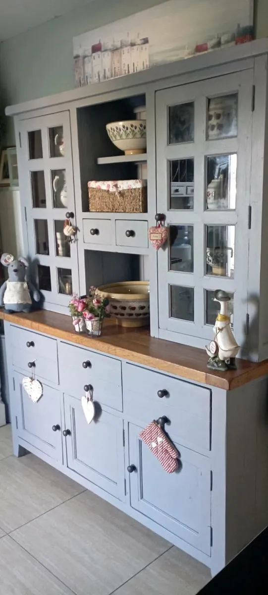 Solid kitchen dresser delivery arranged - Image 2
