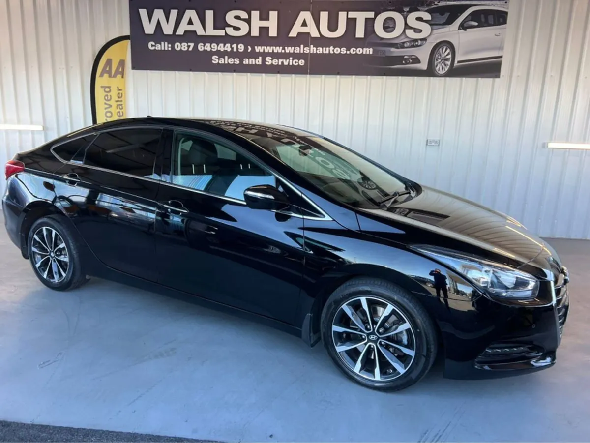 Hyundai i40 Salon Executive 4DR - Image 1