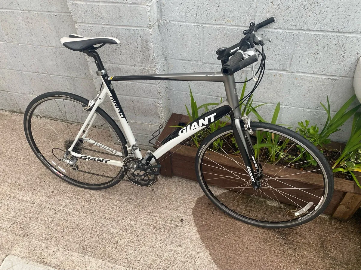 Like new Giant RAPID4 XL 23 inch frame 58 cm - Image 2