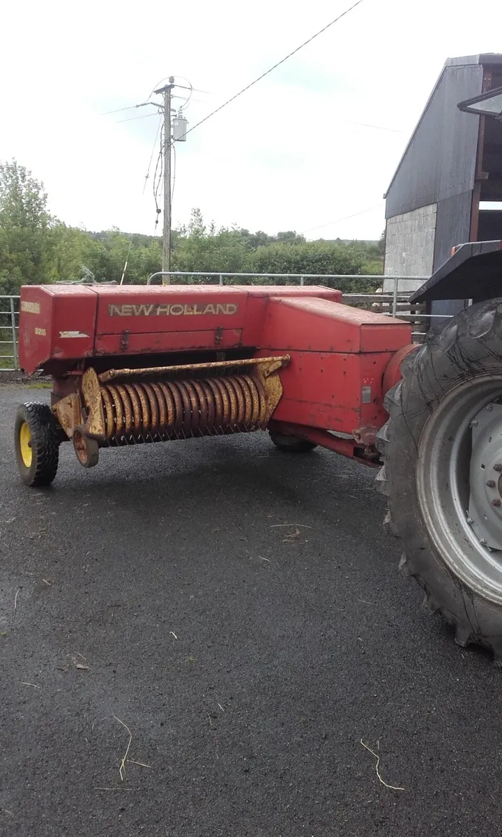 New Holland 376 Baler - Image 2