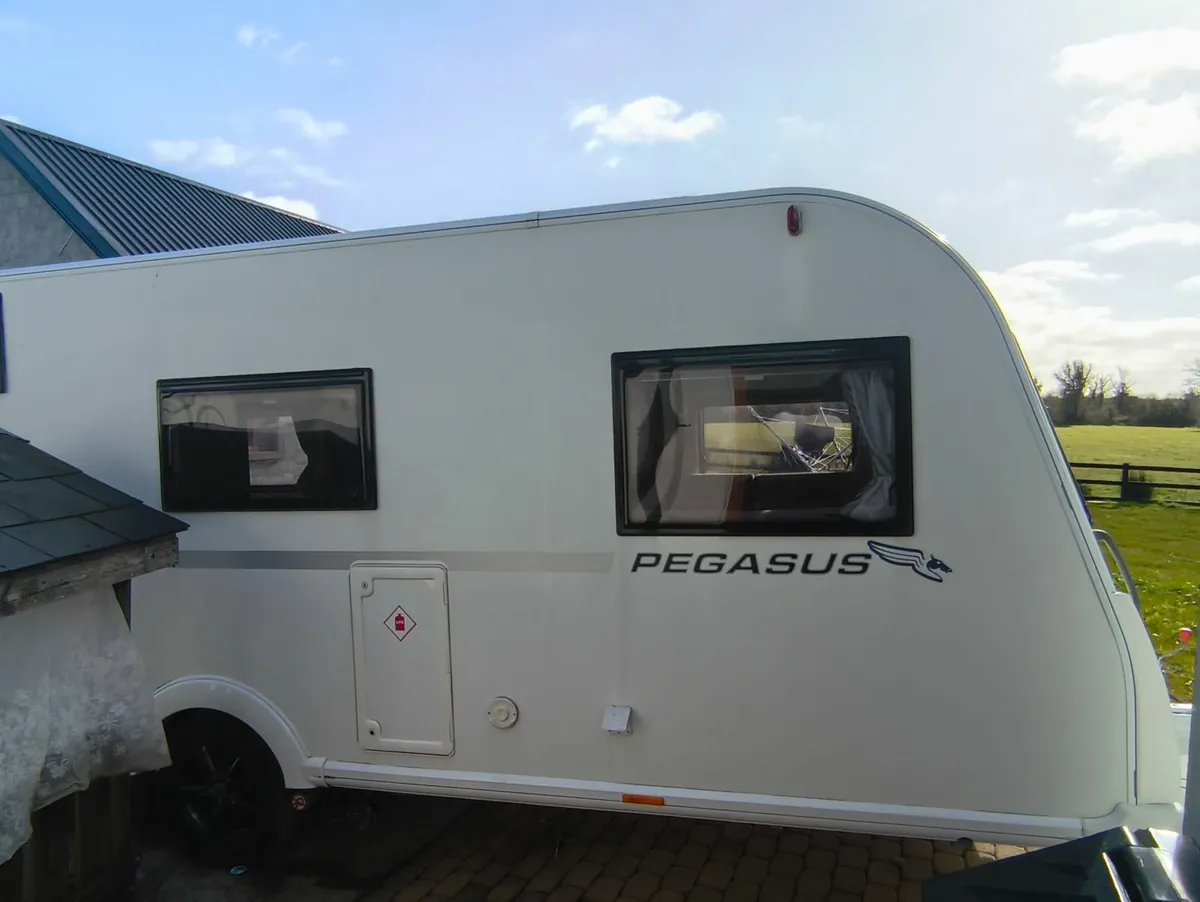 Caravan - Image 1