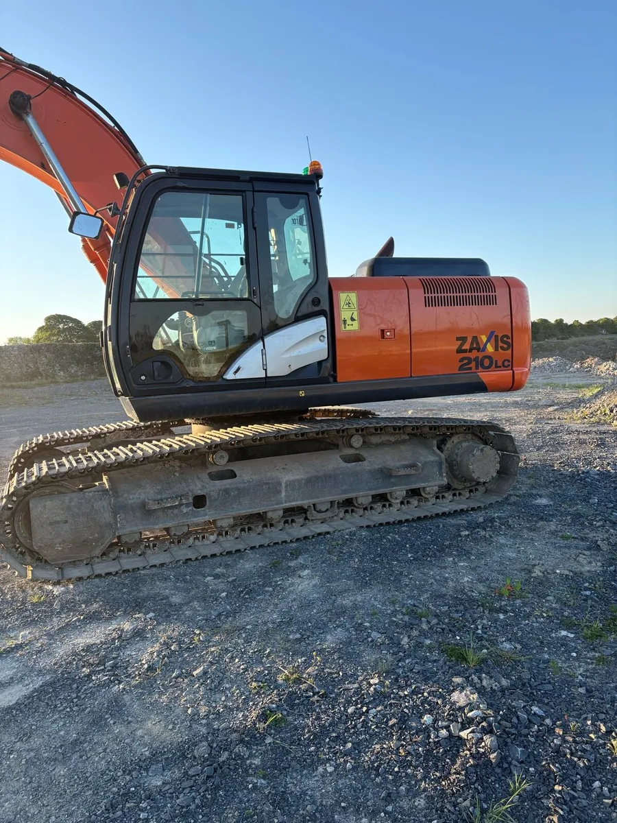 Hitachi ZX210-5 - Image 2