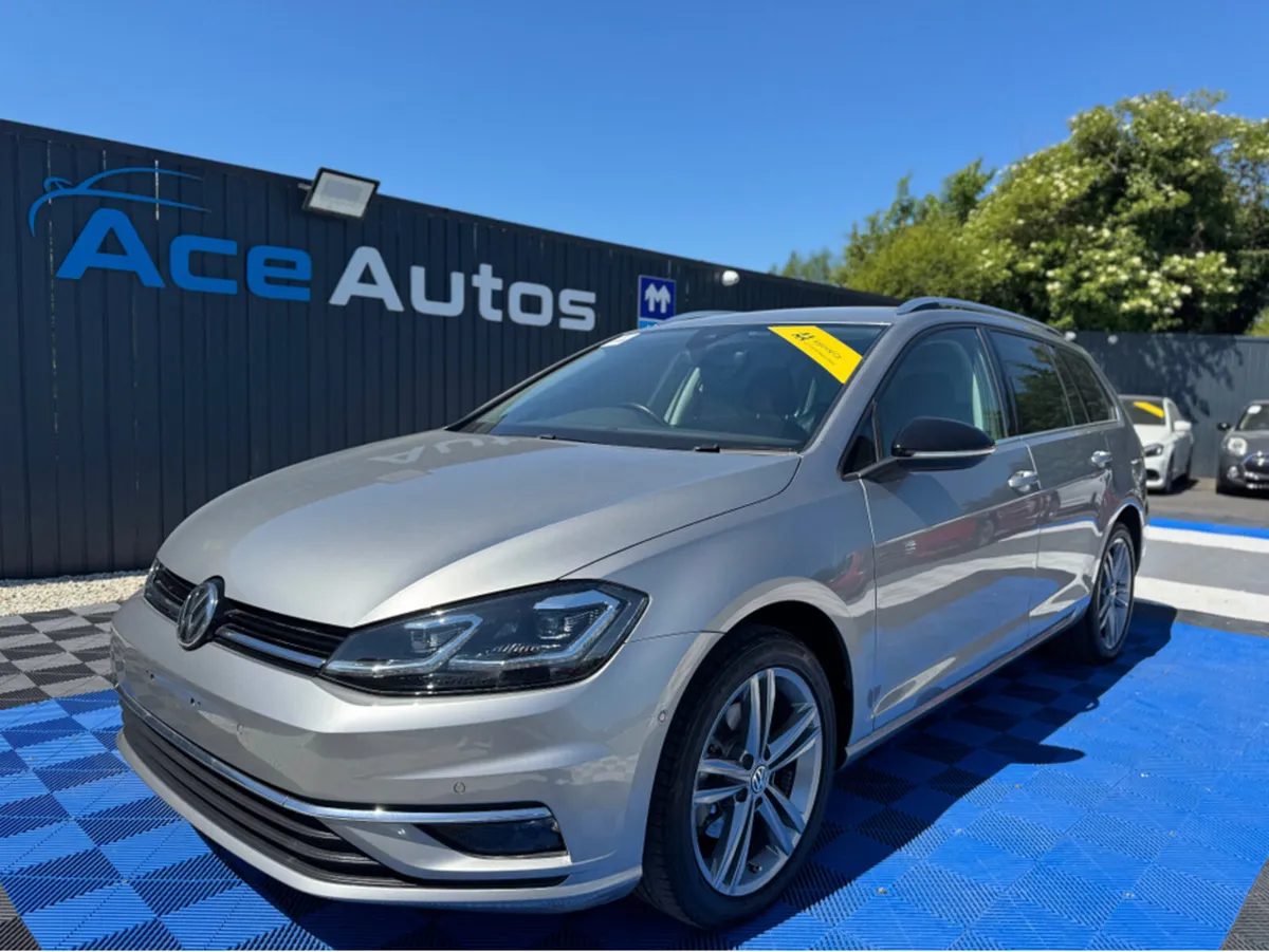 Volkswagen Golf HIGHLINE PRO - 2.0L DIESEL - AUTO - Image 3