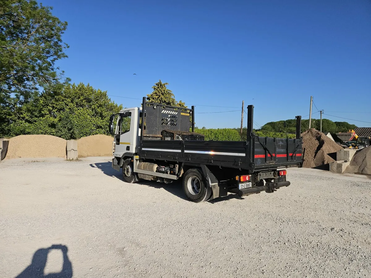 2017 Iveco 75E 160 Tipper - Image 3