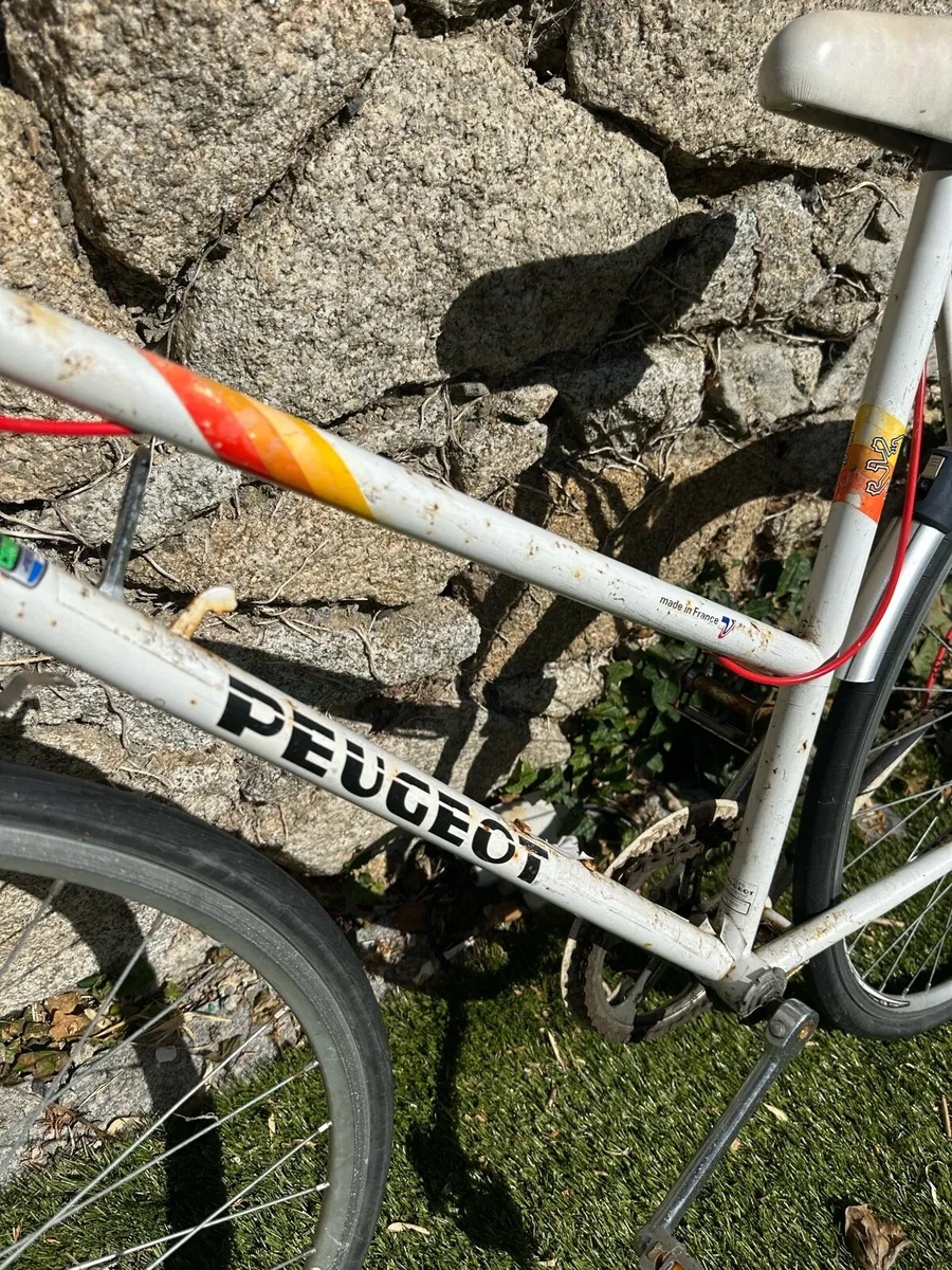 White ladies vintage Peugeot bicycle - Image 2