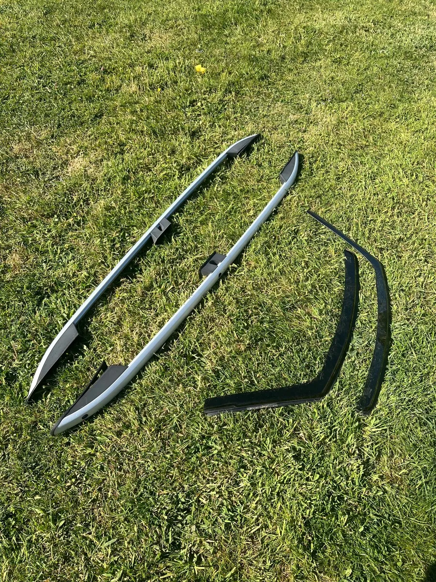 Citroen Berlingo 2018 roof rack and wind deflector - Image 1