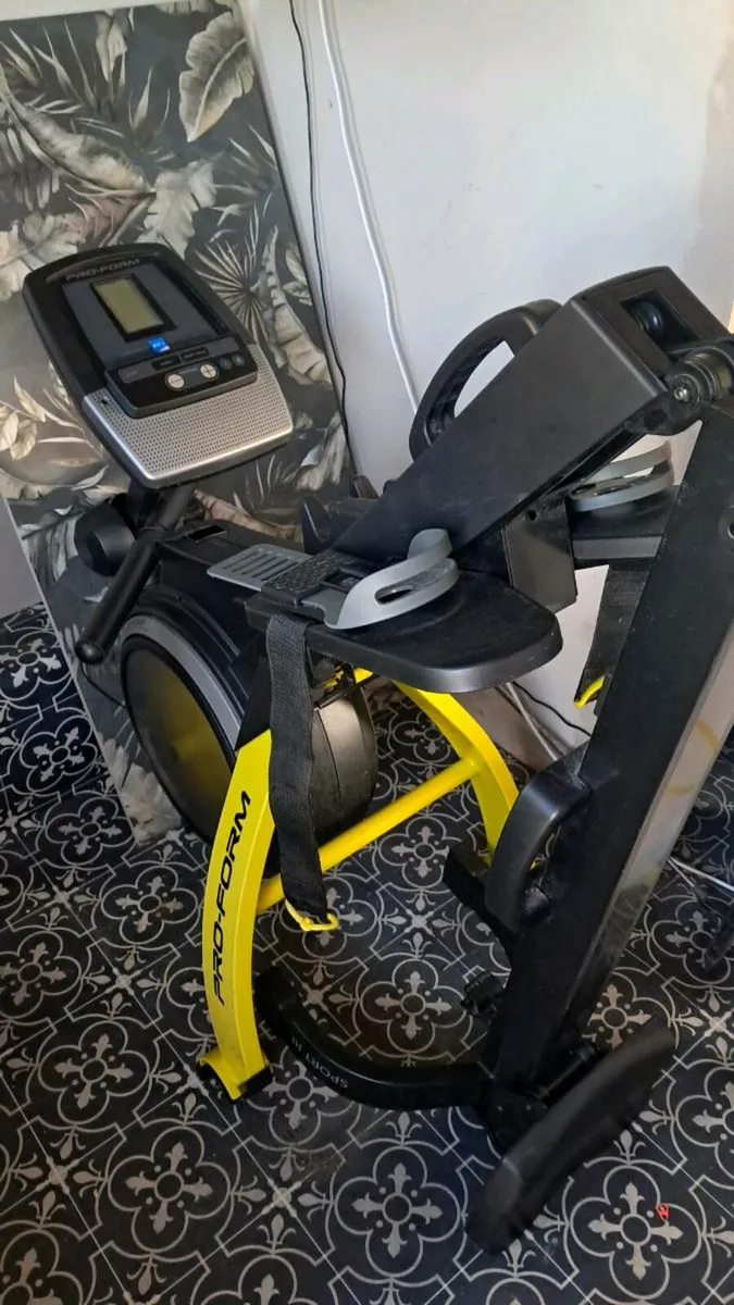 Rowing Machine - Image 1