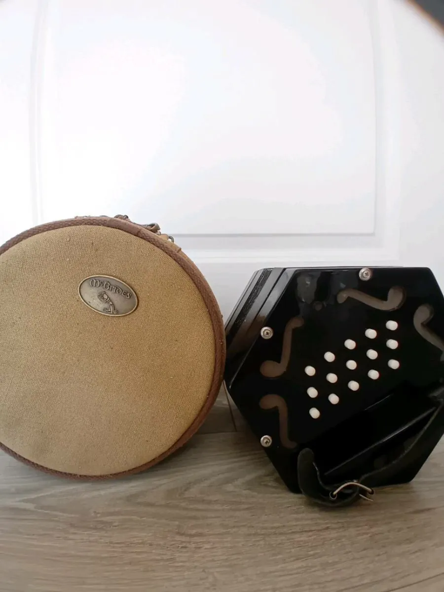 Mc Brid Concertina in C/G with case! - Image 2