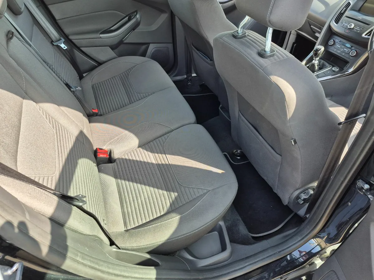 Ford Focus 2018 - Image 2