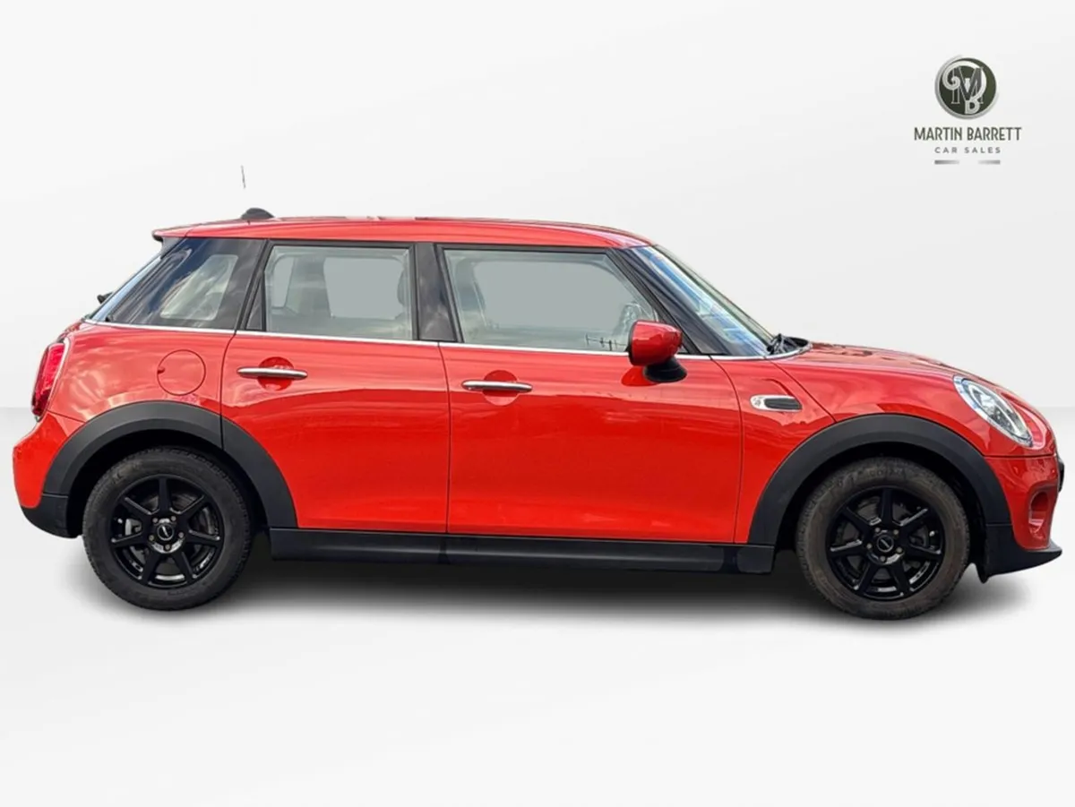 MINI HATCH 1.5 Petrol 5 Door Classic - Image 4