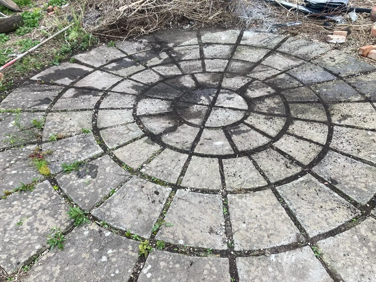 Patio circle - Image 3
