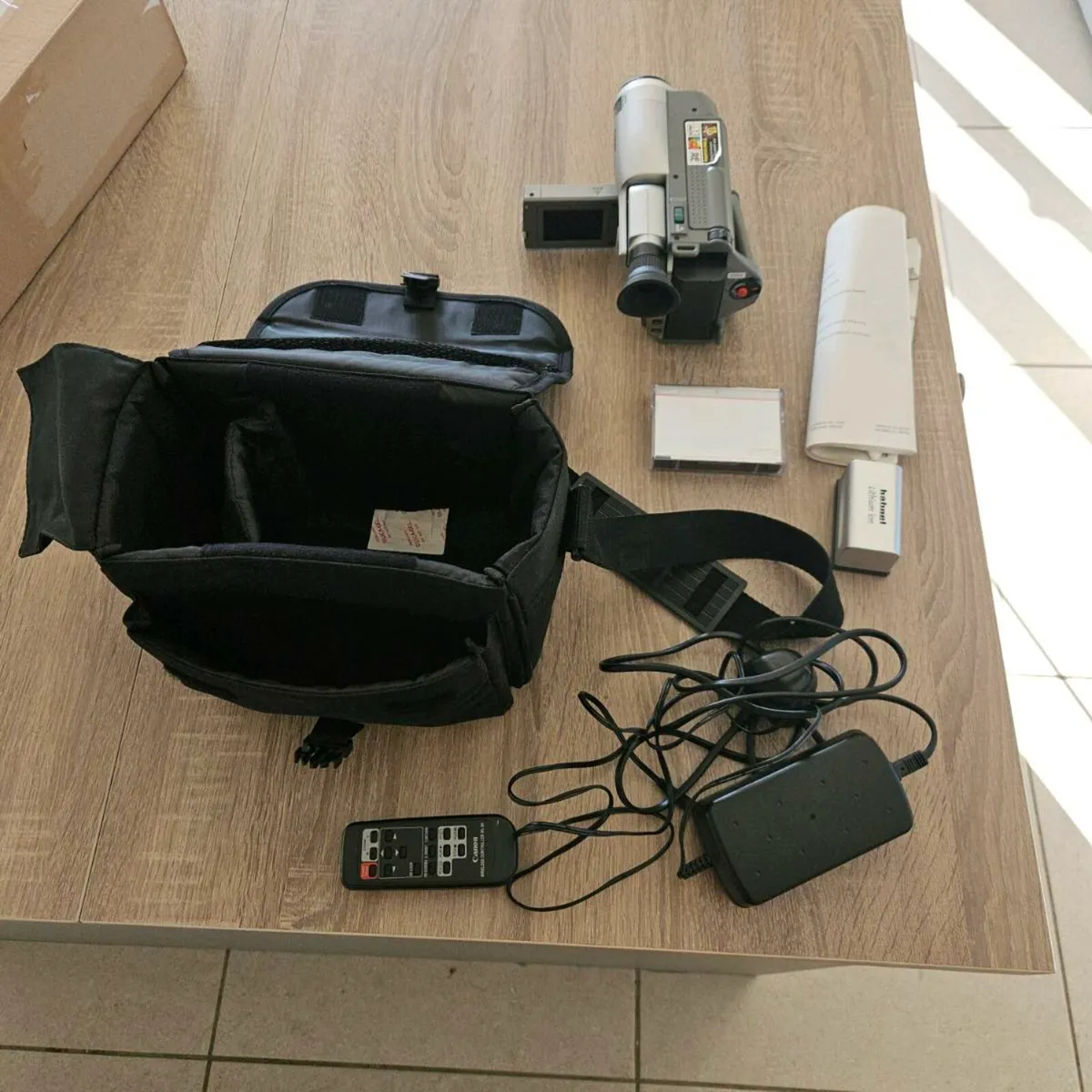 Canon camcorder - Image 1
