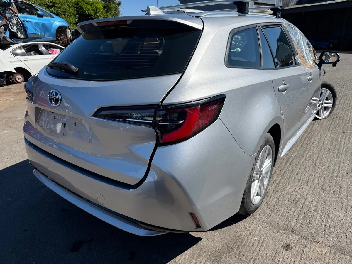 2023 Toyota Corolla 1.8i Hybrid Estate ##BREAKER## - Image 3