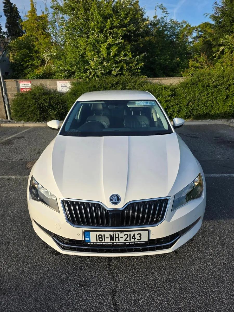 Skoda Superb 2018 - Image 2