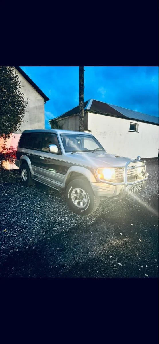 Mitsubishi Pajero vintage - Image 4