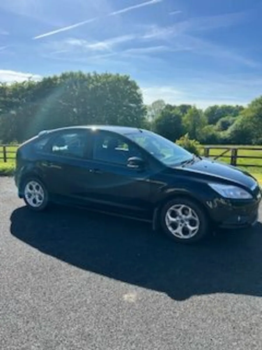 Ford Focus 2011 - Image 1