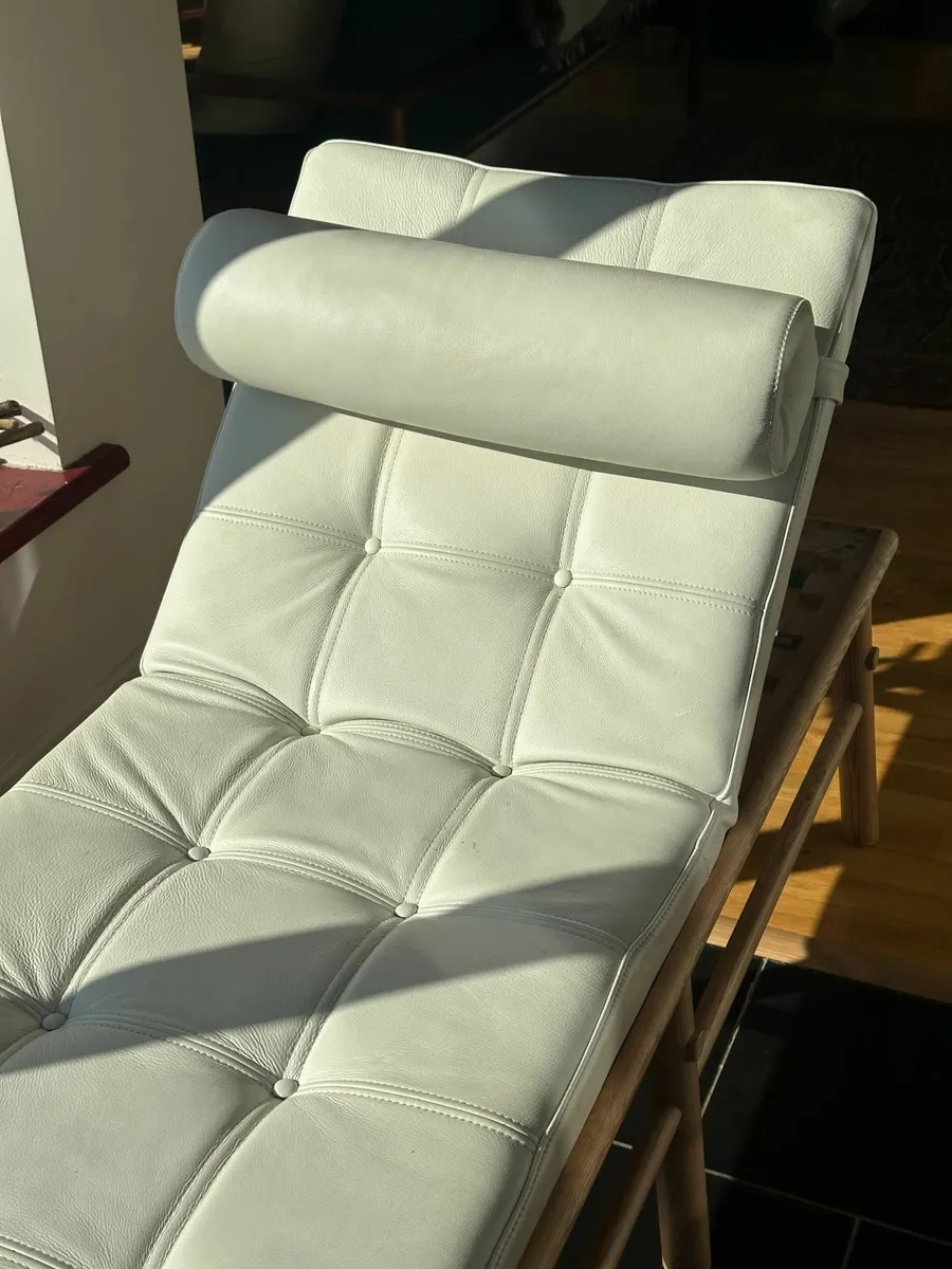 Furniture Modern Chaise Lounge - Image 1