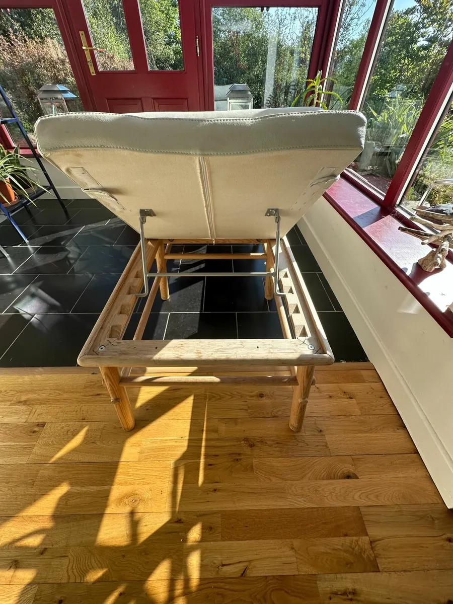 Furniture Modern Chaise Lounge - Image 3